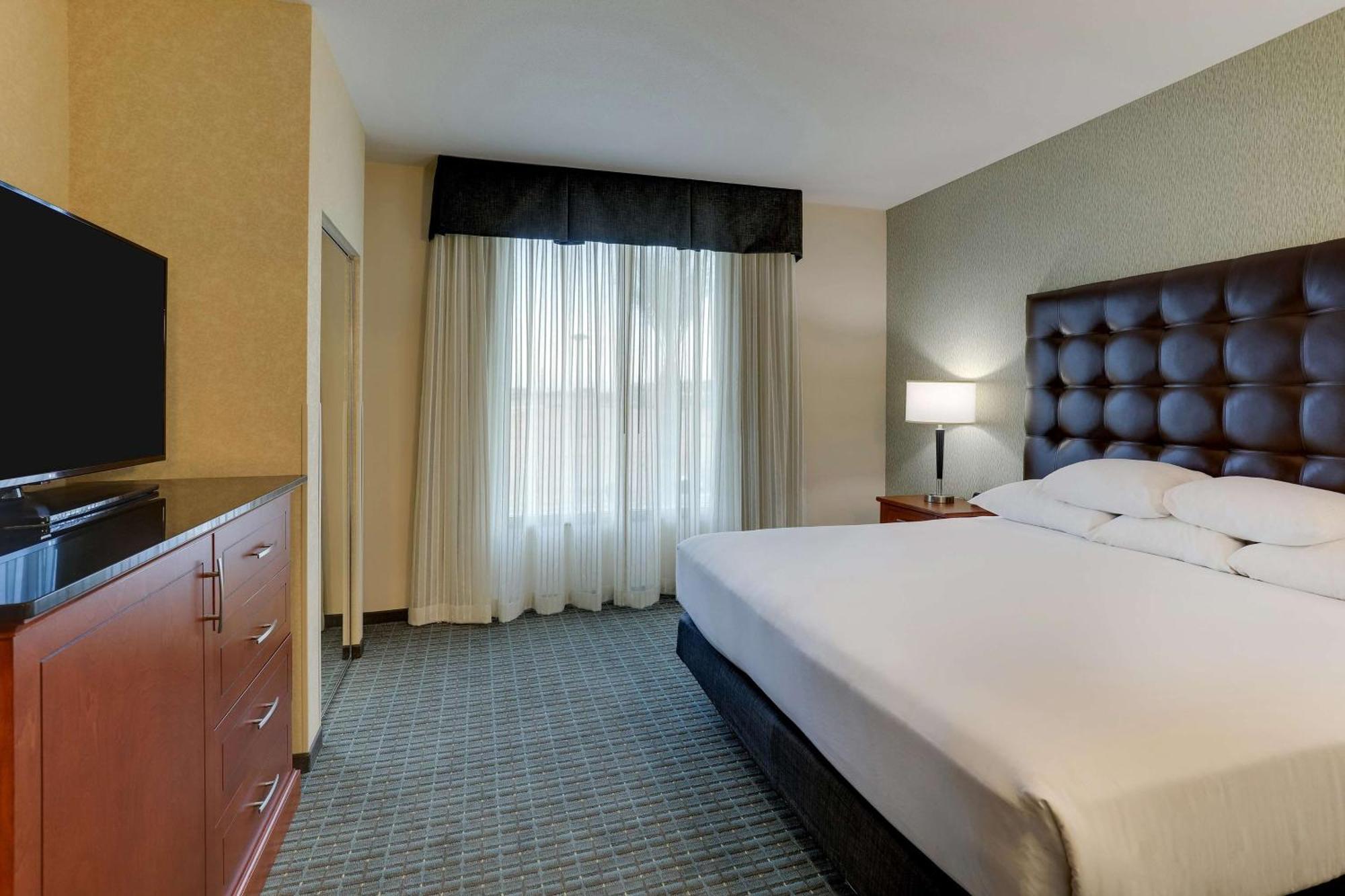 Drury Inn & Suites Phoenix Chandler Fashion Center Екстериор снимка
