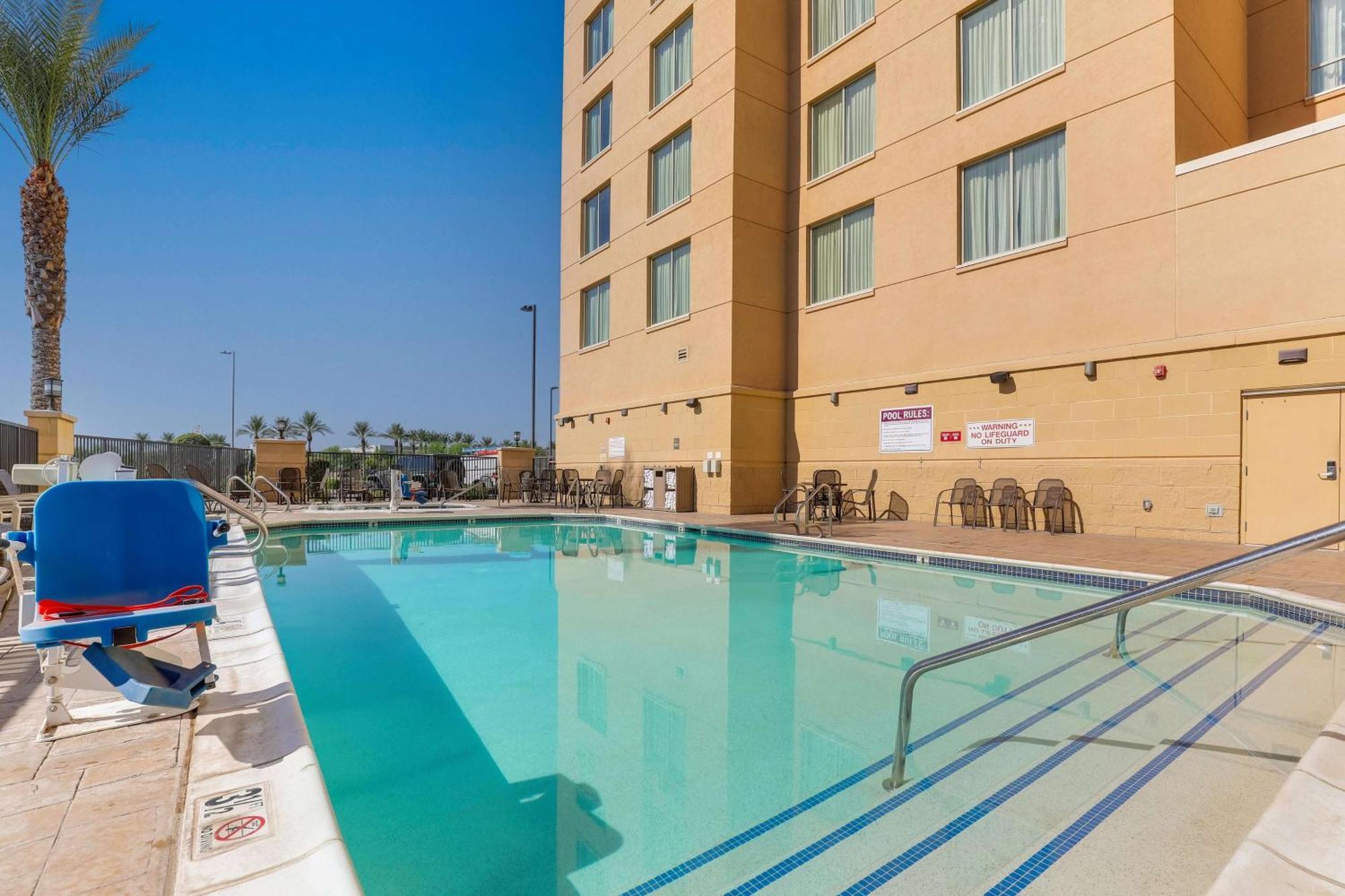 Drury Inn & Suites Phoenix Chandler Fashion Center Екстериор снимка